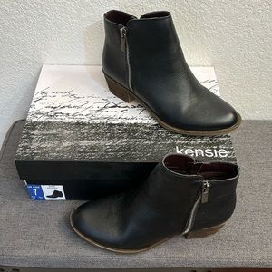Black Kensie ankle boot